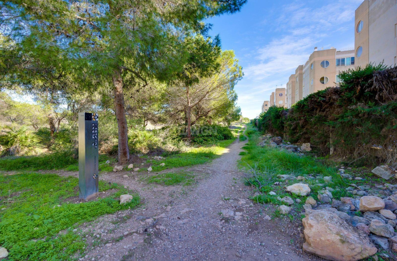 Odsprzedaż - Mieszkanie w bloku - Torrevieja - La Siesta - El Salado - Torreta