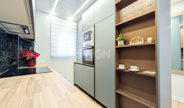 Odsprzedaż - Mieszkanie w bloku - Torrevieja - Costa Blanca