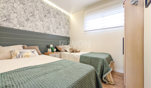 Odsprzedaż - Mieszkanie w bloku - Torrevieja - Costa Blanca