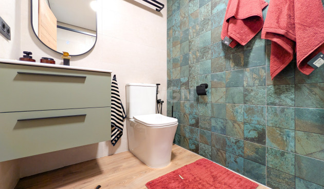 Odsprzedaż - Mieszkanie w bloku - Torrevieja - Costa Blanca