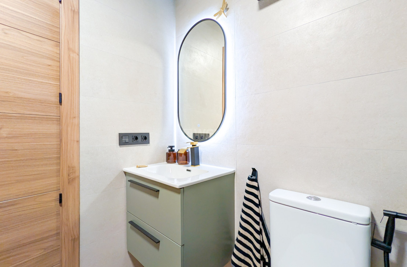 Odsprzedaż - Mieszkanie w bloku - Torrevieja - Costa Blanca