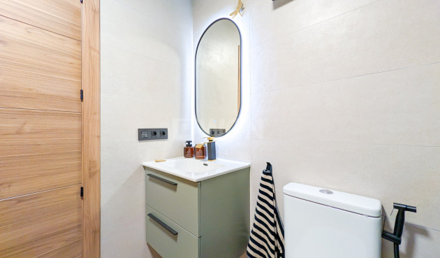 Odsprzedaż - Mieszkanie w bloku - Torrevieja - Costa Blanca