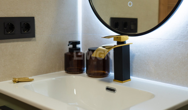 Odsprzedaż - Mieszkanie w bloku - Torrevieja - Costa Blanca