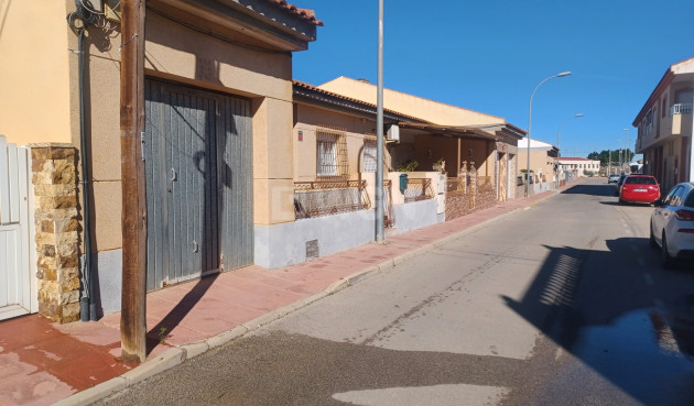 Odsprzedaż - Kamienica - Roldan - Inland