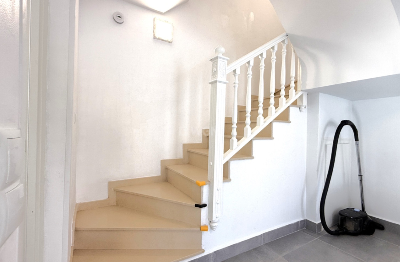 Odsprzedaż - Villa - Orihuela - Inland