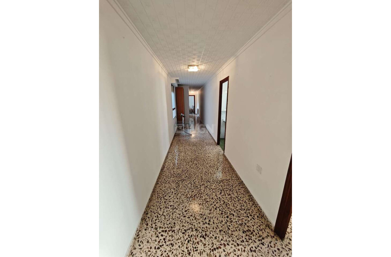 Odsprzedaż - Mieszkanie w bloku - Salinas - Inland