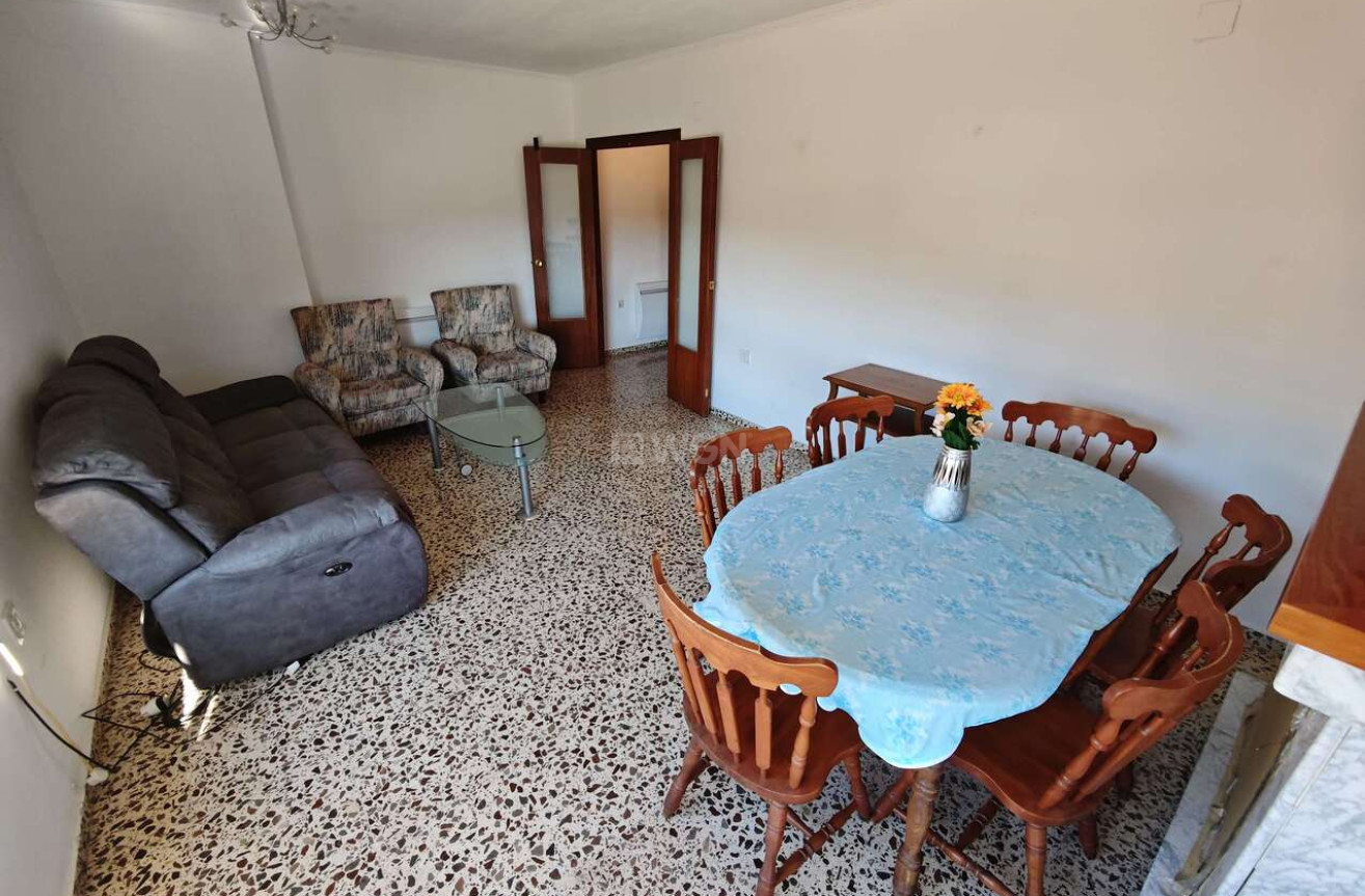 Odsprzedaż - Mieszkanie w bloku - Salinas - Inland