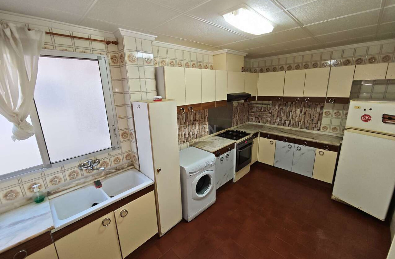 Odsprzedaż - Mieszkanie w bloku - Salinas - Inland