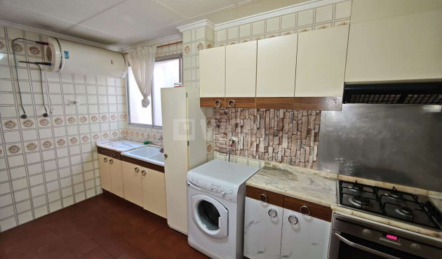 Odsprzedaż - Mieszkanie w bloku - Salinas - Inland