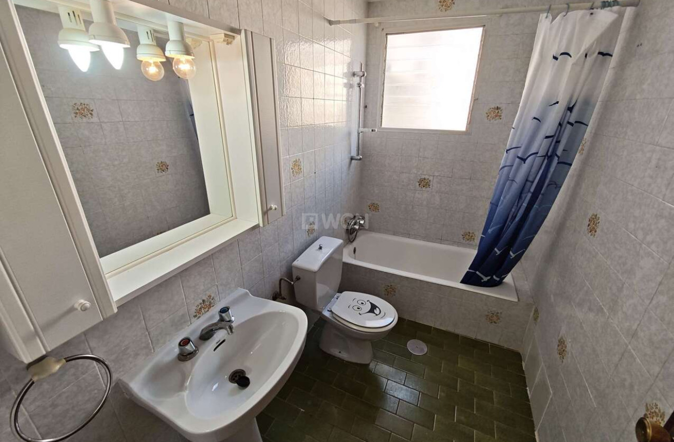 Odsprzedaż - Mieszkanie w bloku - Salinas - Inland