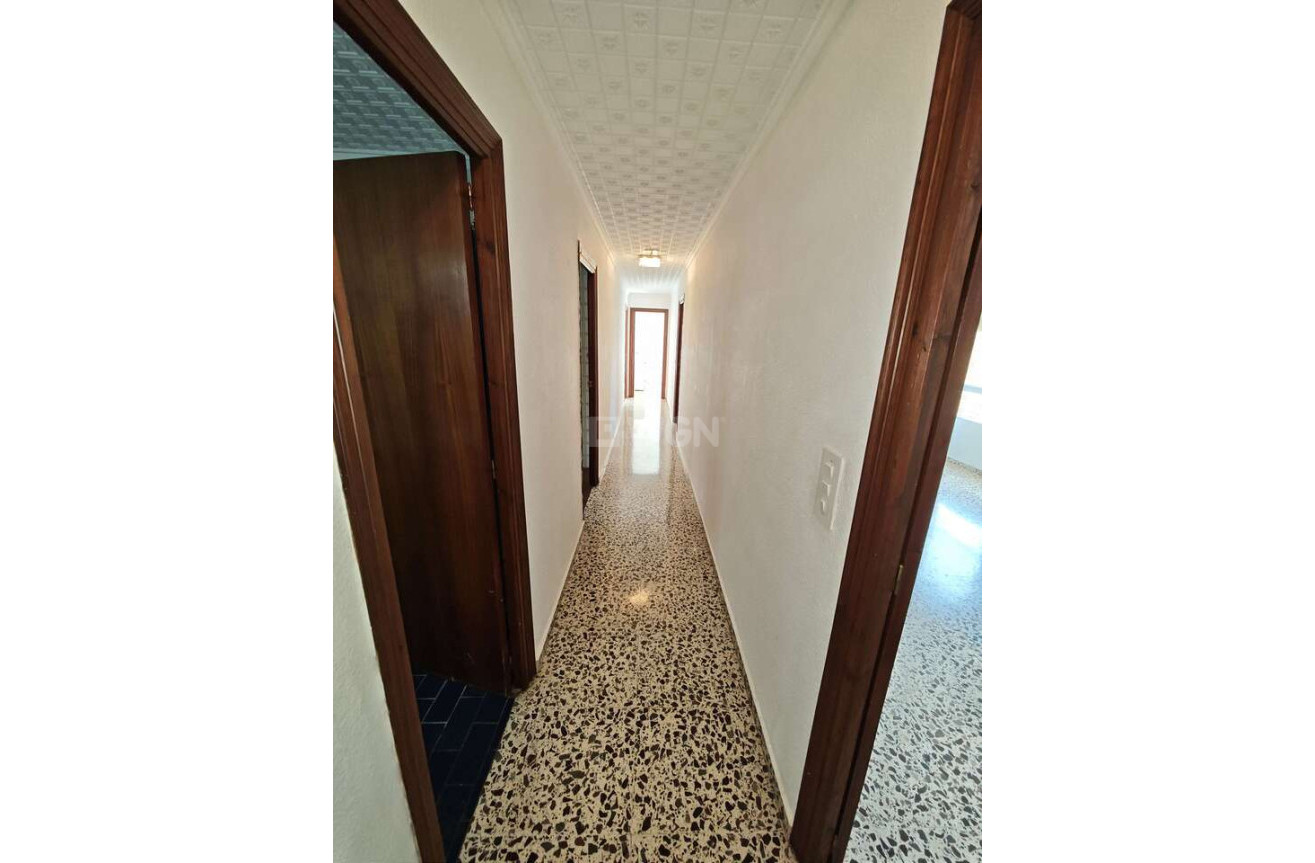 Odsprzedaż - Mieszkanie w bloku - Salinas - Inland