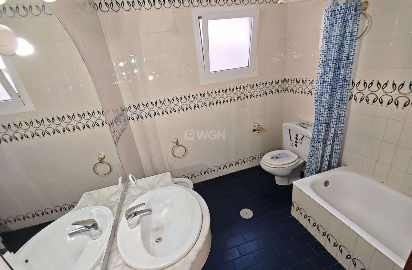 Odsprzedaż - Mieszkanie w bloku - Salinas - Inland