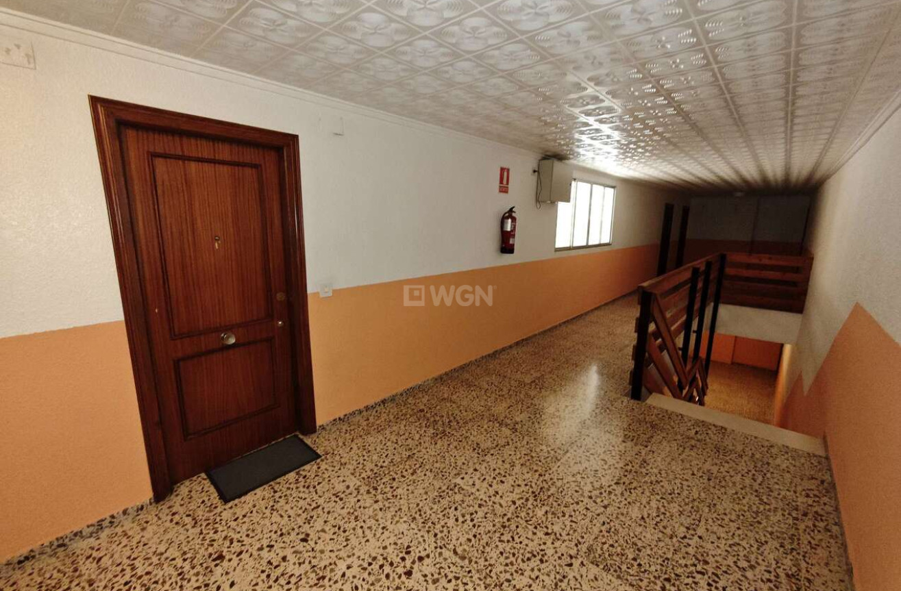 Odsprzedaż - Mieszkanie w bloku - Salinas - Inland