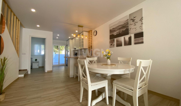 Odsprzedaż - Kamienica - Torrevieja - Costa Blanca