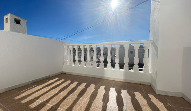 Odsprzedaż - Kamienica - Torrevieja - Costa Blanca