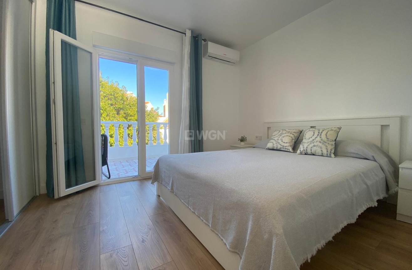 Odsprzedaż - Kamienica - Torrevieja - Costa Blanca