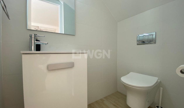 Odsprzedaż - Kamienica - Torrevieja - Costa Blanca