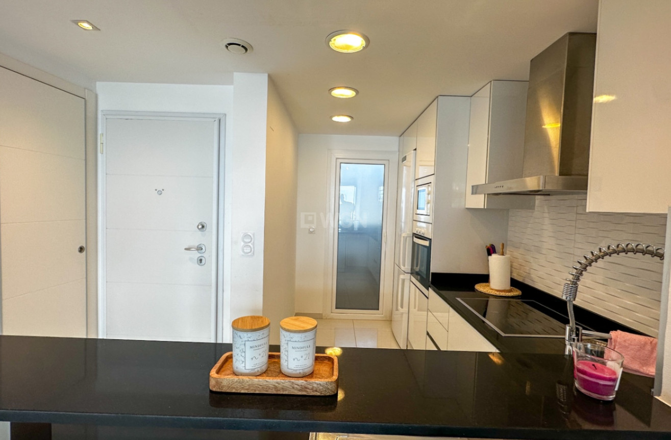 Odsprzedaż - Mieszkanie w bloku - Torrevieja - Costa Blanca