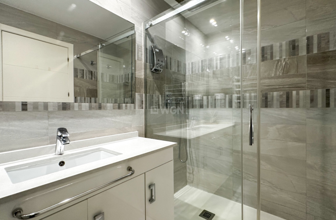 Odsprzedaż - Mieszkanie w bloku - Torrevieja - Costa Blanca