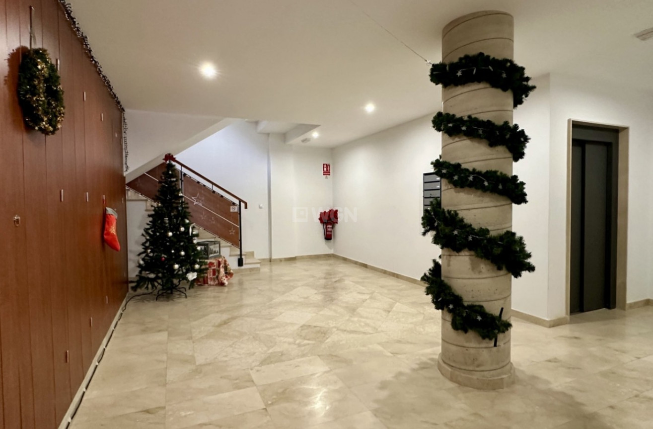 Odsprzedaż - Mieszkanie w bloku - San Miguel de Salinas - Inland