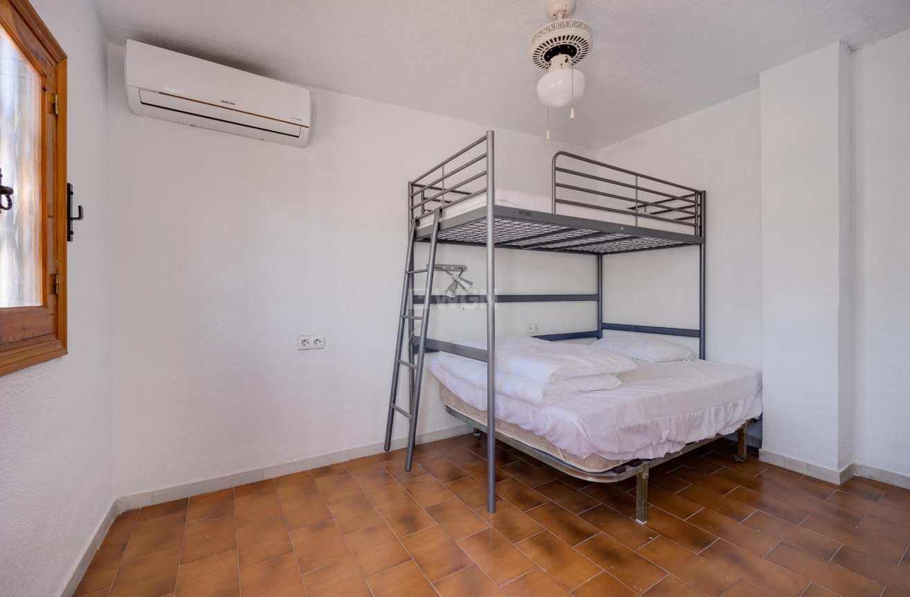 Odsprzedaż - Bungalow - Torrevieja - La Mata