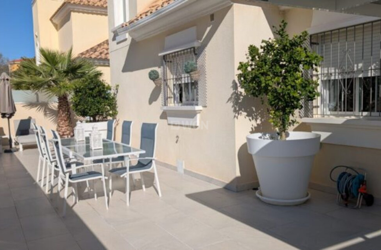 Odsprzedaż - Villa - Villamartin - Costa Blanca