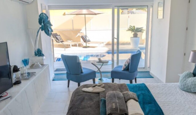 Odsprzedaż - Villa - Villamartin - Costa Blanca