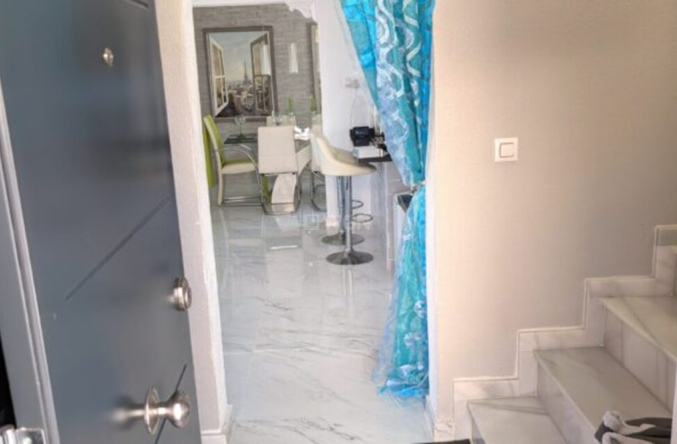 Odsprzedaż - Villa - Villamartin - Costa Blanca