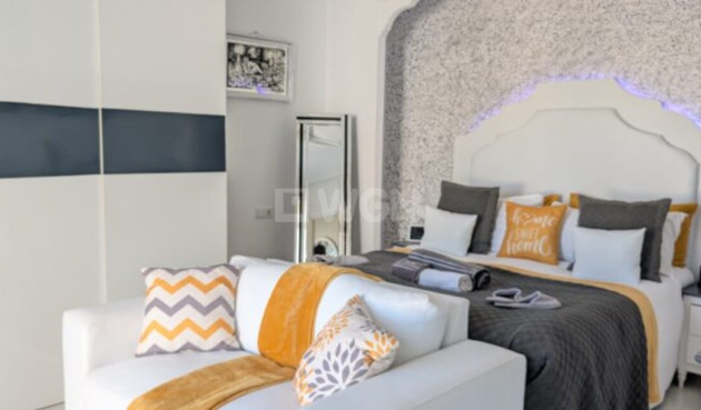 Odsprzedaż - Villa - Villamartin - Costa Blanca