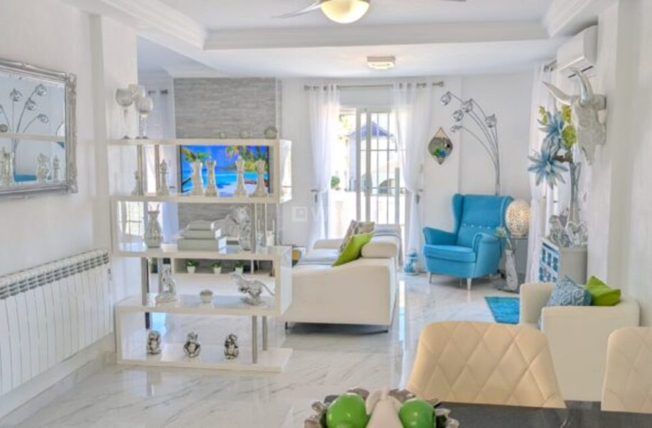 Odsprzedaż - Villa - Villamartin - Costa Blanca