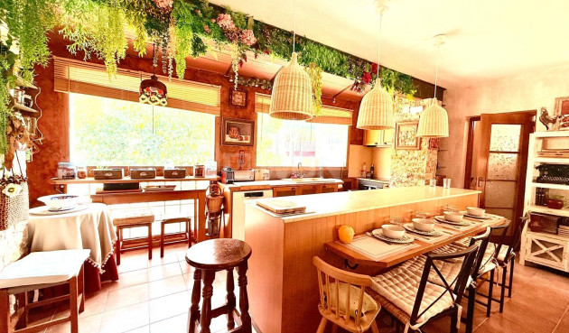 Odsprzedaż - Villa - Benferri