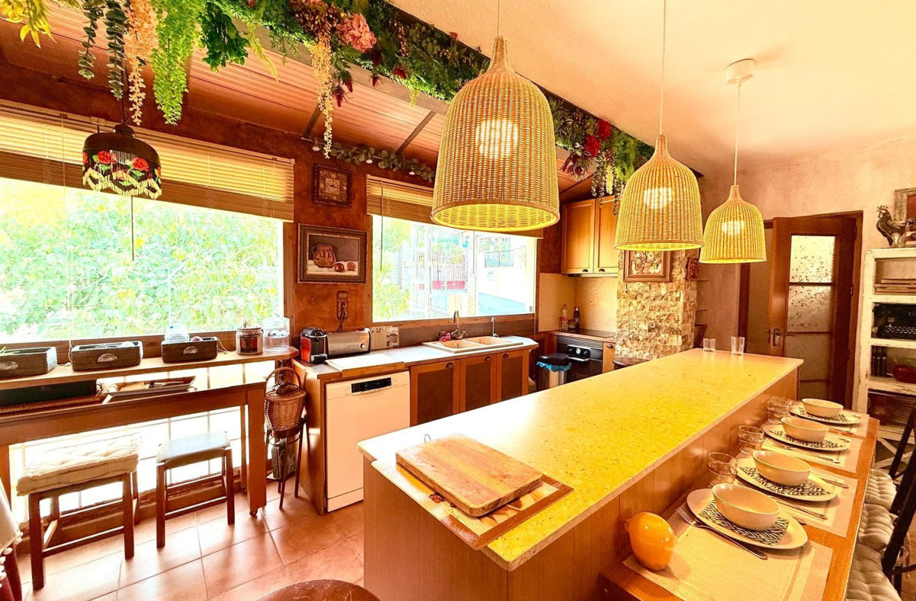 Odsprzedaż - Villa - Benferri