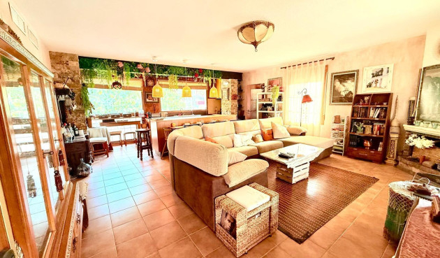 Odsprzedaż - Villa - Benferri