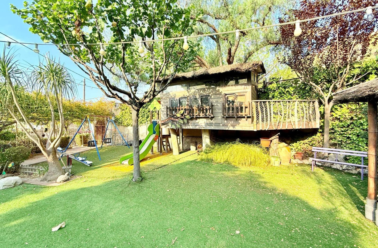 Odsprzedaż - Villa - Benferri