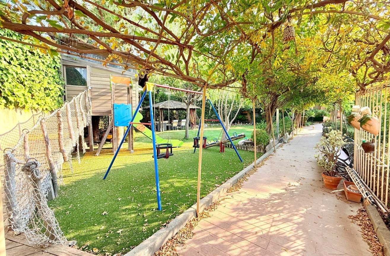 Odsprzedaż - Villa - Benferri