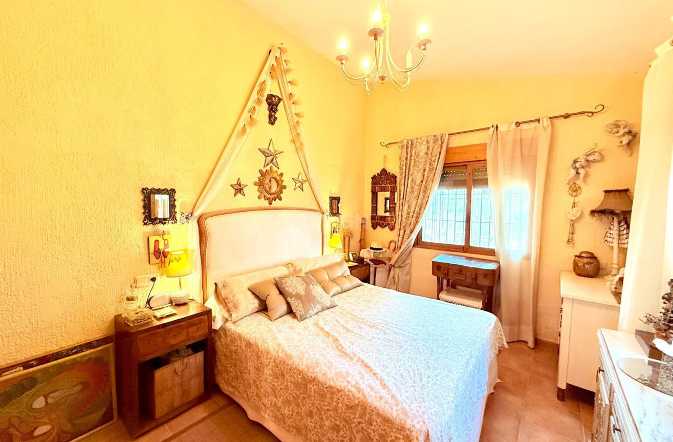 Odsprzedaż - Villa - Benferri