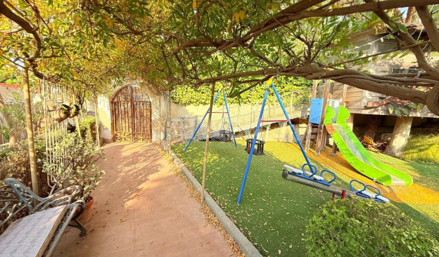 Odsprzedaż - Villa - Benferri