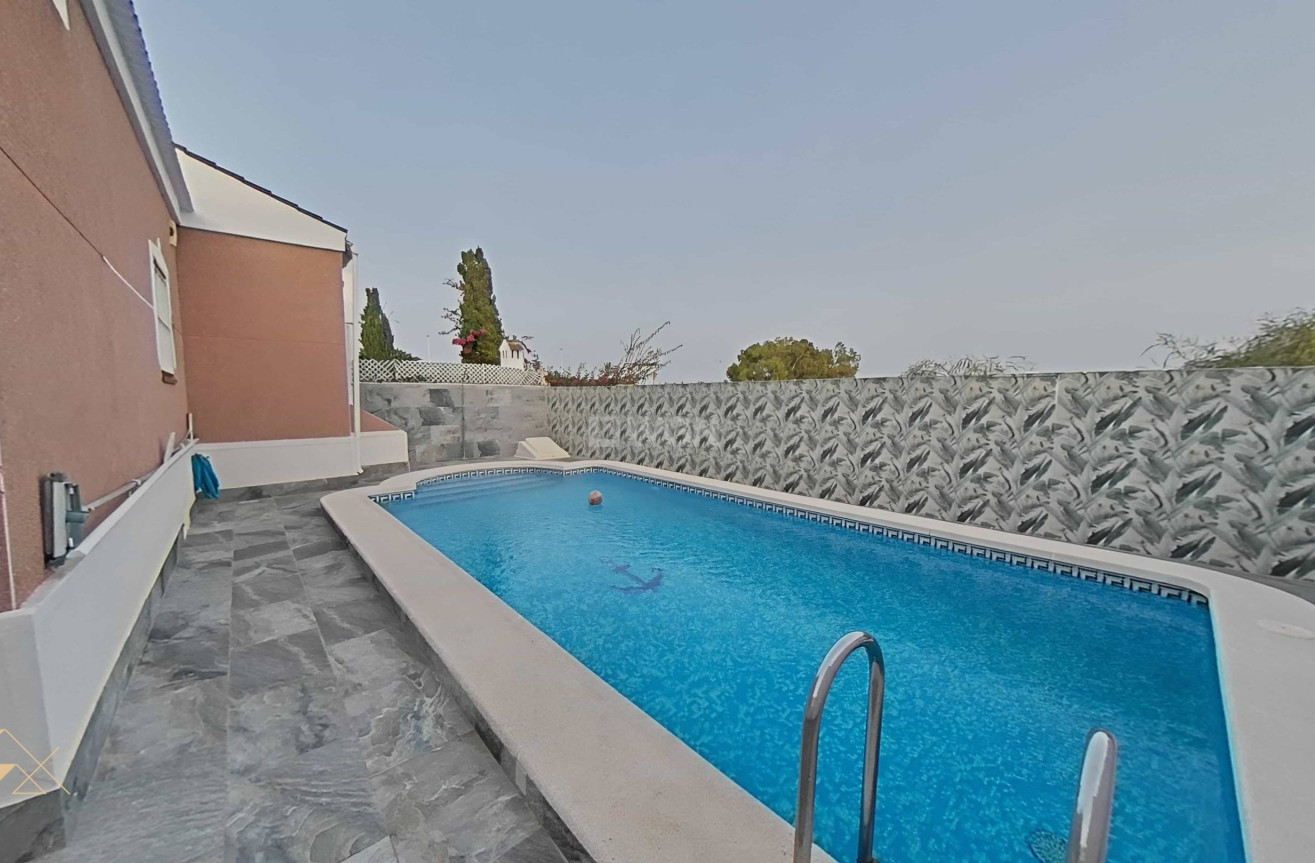 Wiederverkauf - Villa - Torrevieja - San Luis