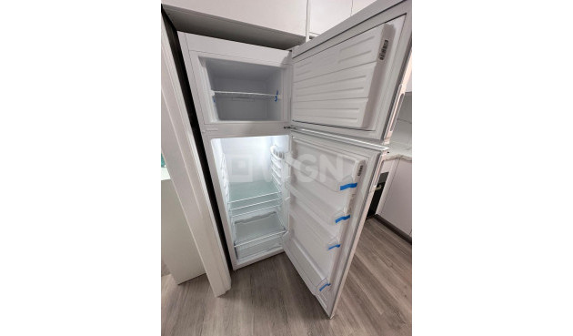 Odsprzedaż - Mieszkanie w bloku - Torrevieja - Centro - Muelle Pesquero