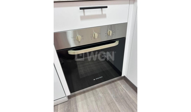 Odsprzedaż - Mieszkanie w bloku - Torrevieja - Centro - Muelle Pesquero