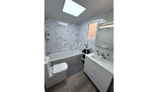 Odsprzedaż - Mieszkanie w bloku - Torrevieja - Centro - Muelle Pesquero