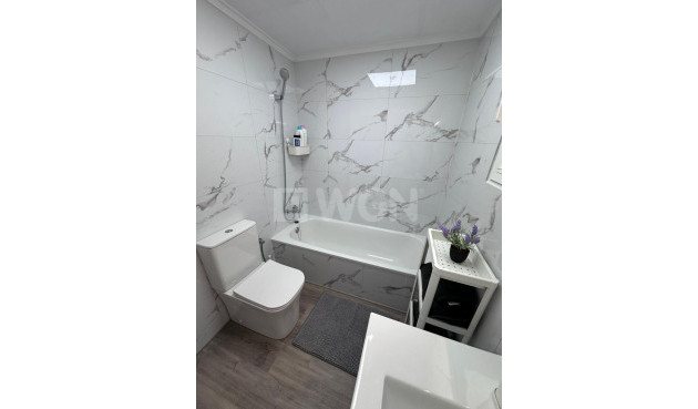 Odsprzedaż - Mieszkanie w bloku - Torrevieja - Centro - Muelle Pesquero