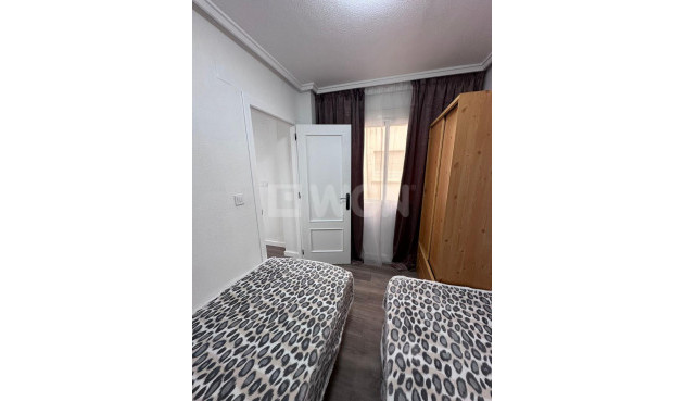 Odsprzedaż - Mieszkanie w bloku - Torrevieja - Centro - Muelle Pesquero