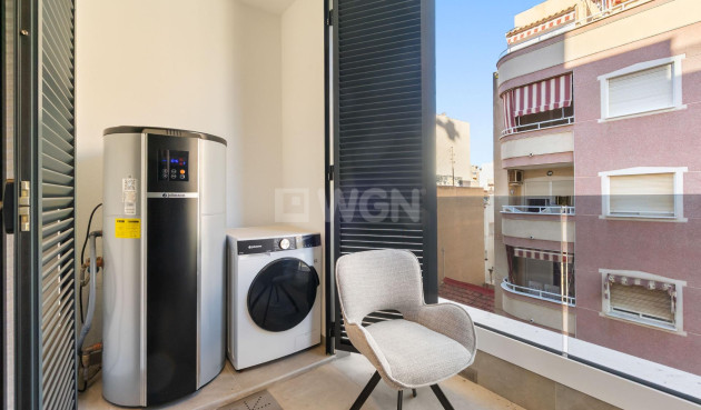 Odsprzedaż - Mieszkanie w bloku - Torrevieja - Playa del Cura