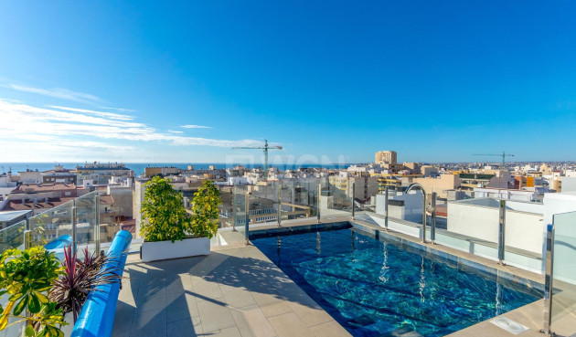 Odsprzedaż - Mieszkanie w bloku - Torrevieja - Playa del Cura