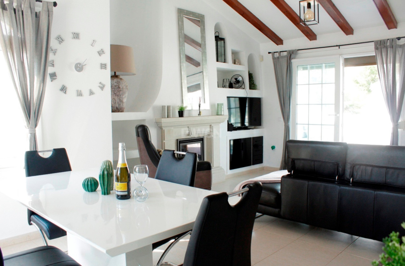 Odsprzedaż - Villa - Orihuela Costa - Costa Blanca