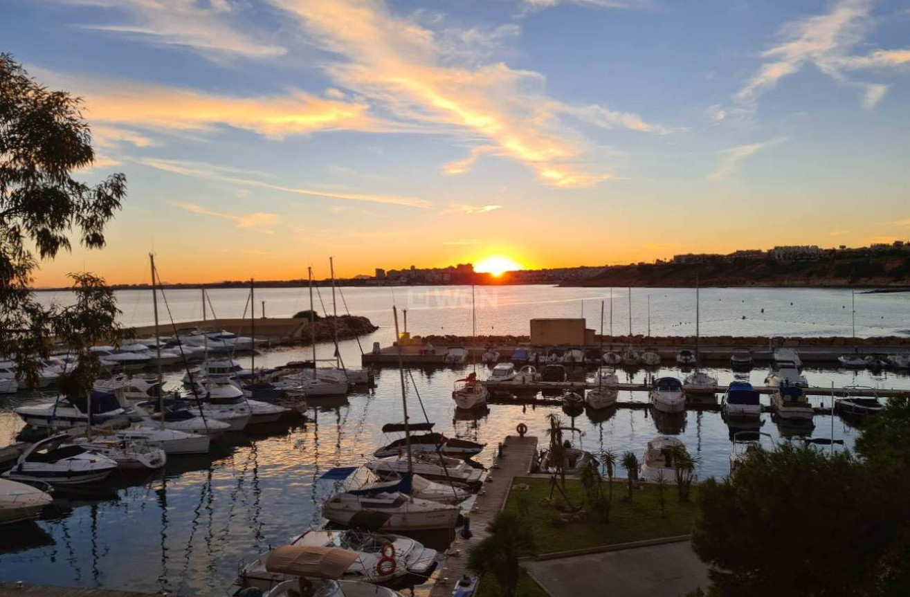 Odsprzedaż - Villa - Orihuela Costa - Costa Blanca