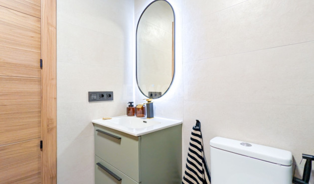 Resale - Apartment / flat - Torrevieja - Costa Blanca