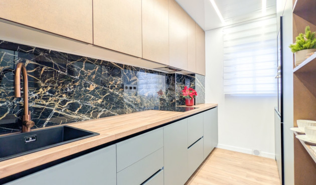 Resale - Apartment / flat - Torrevieja - Costa Blanca