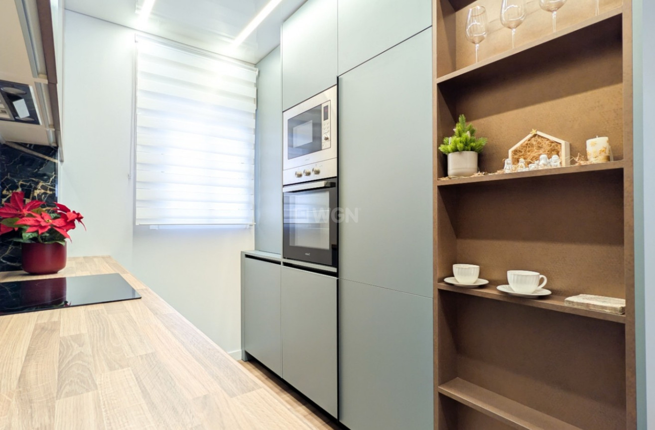 Resale - Apartment / flat - Torrevieja - Costa Blanca